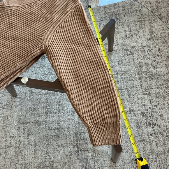 Aritzia Babaton Roger Merino Wool Camel Relaxed V-neck V-Neck Sweater Size S - Picture 14 of 17